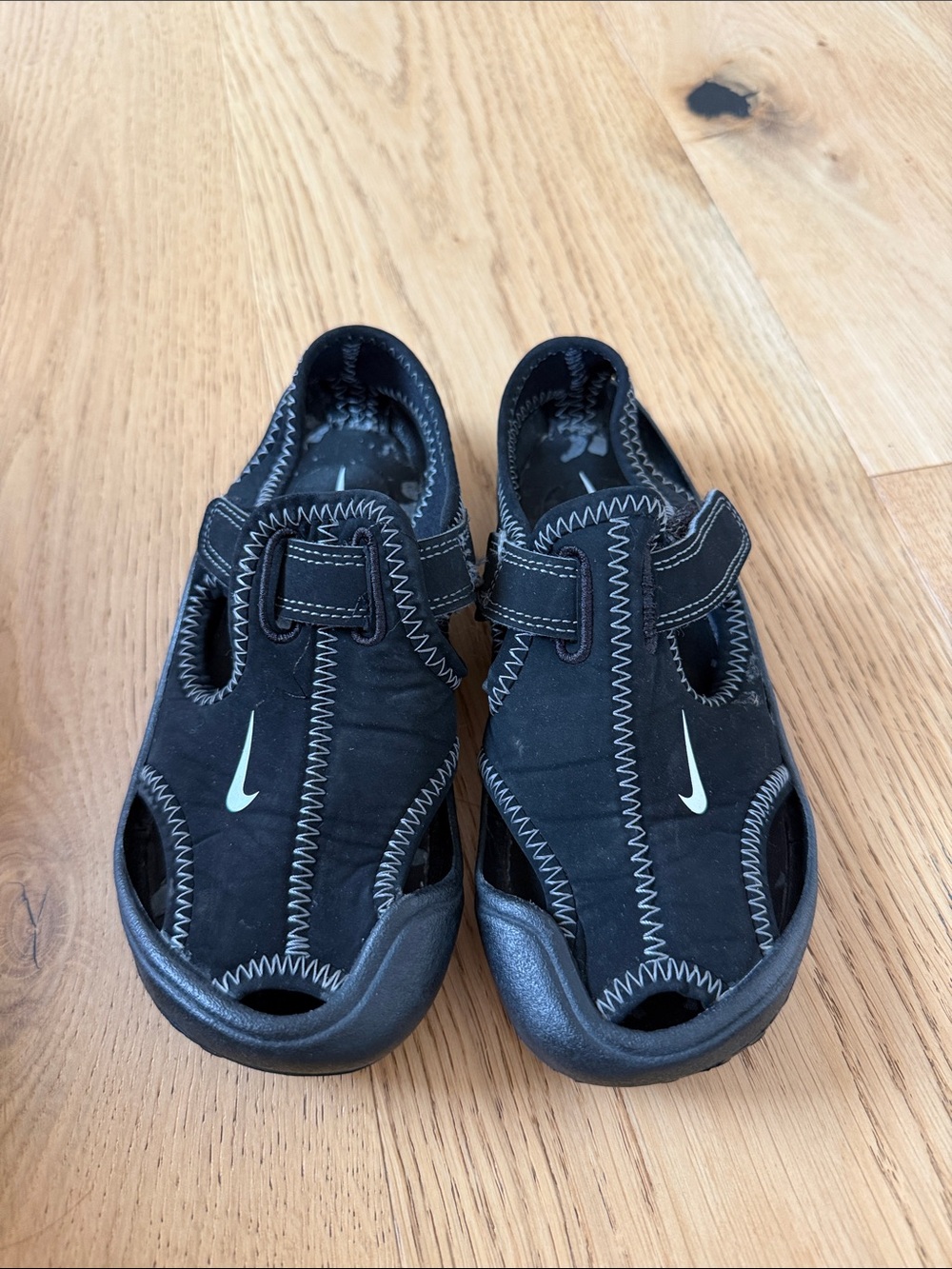 Nike Sunray Kids Black Sandals / Water Shoes Size 13
